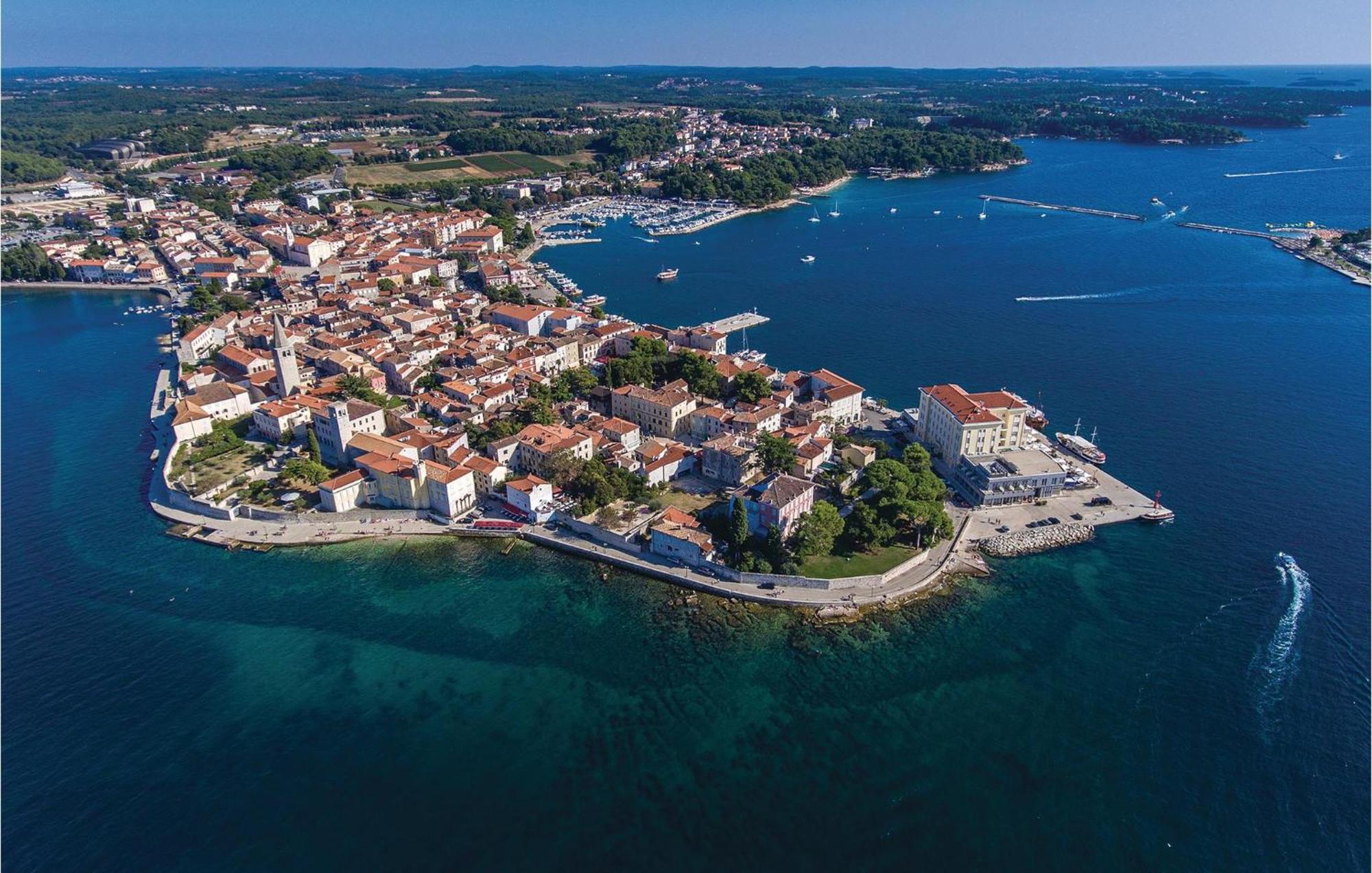 Beautiful Apartment In Porec With Kitchen المظهر الخارجي الصورة
